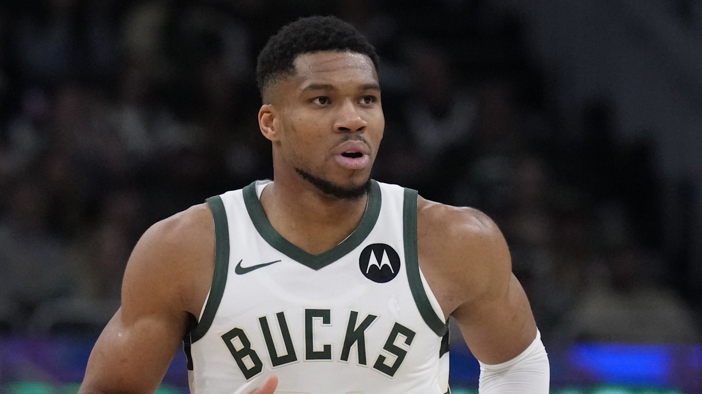 Giannis Antetokounmpo Traded to Spurs in Blockbuster NBA Trade Proposal