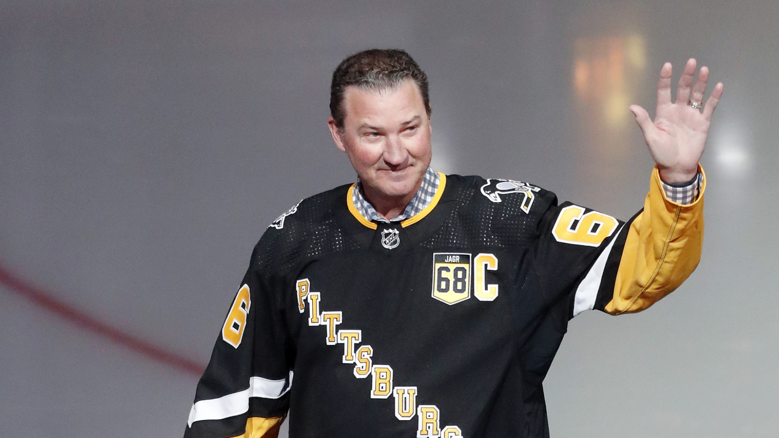 Mario Lemieux-led group interested in ownership stake in Penguins